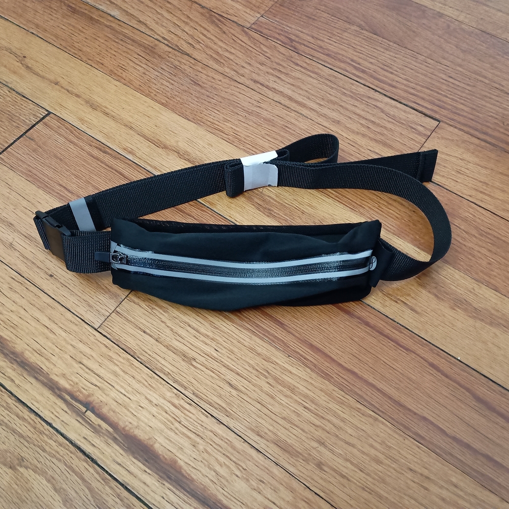 3/$10 🌟 NWT Black Adjustable Athletic Exercise Clip Belt Bag